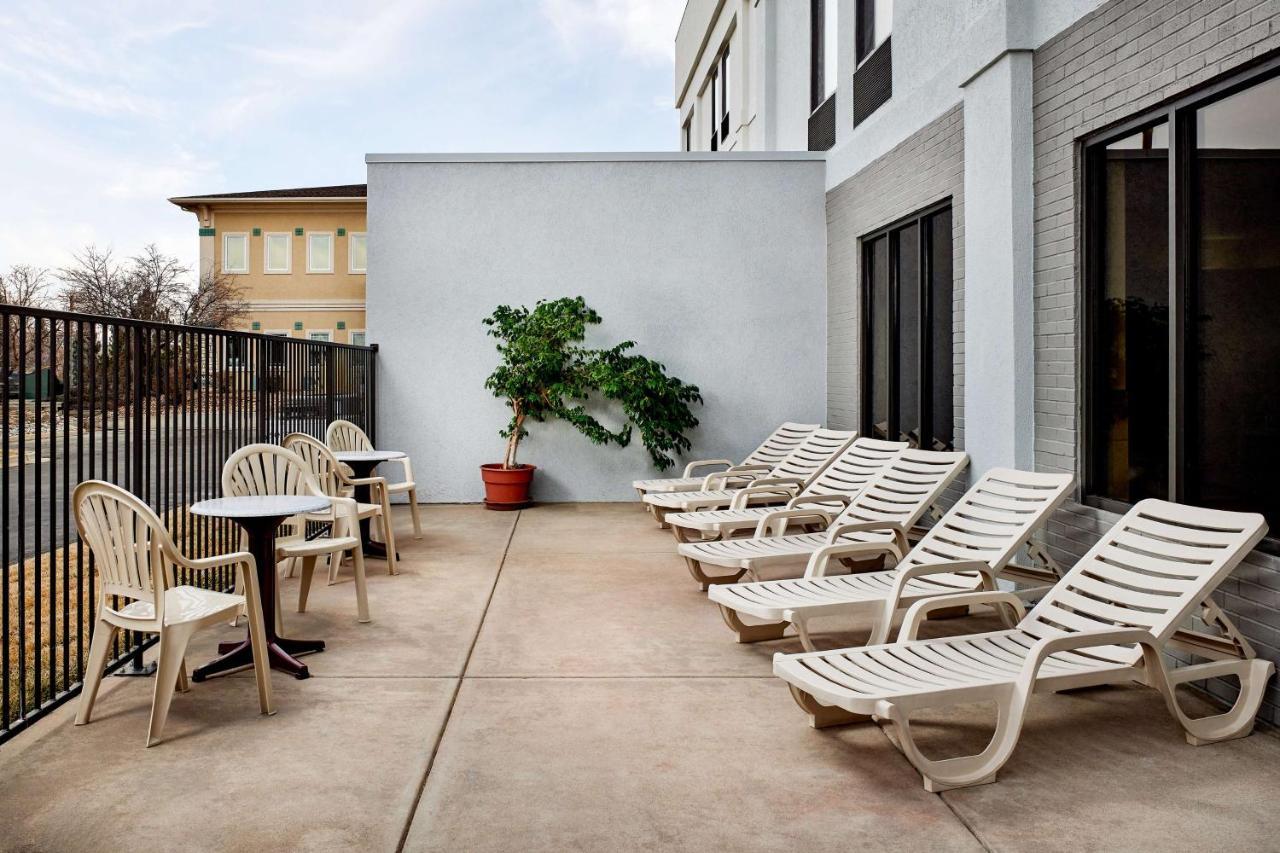 Hampton Inn Longmont Dış mekan fotoğraf